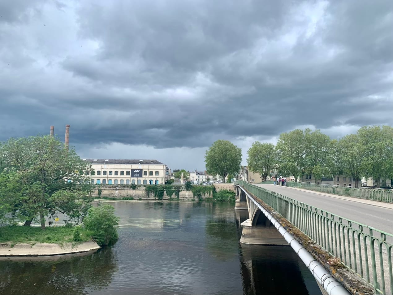 bui boven Châtellerault